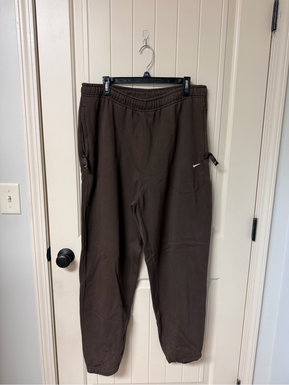 Nike Men’s Dark Brown Fleece Joggers with Swoosh